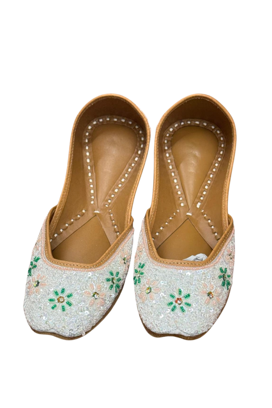 Ivory & Green Floral Embroidered Khussa