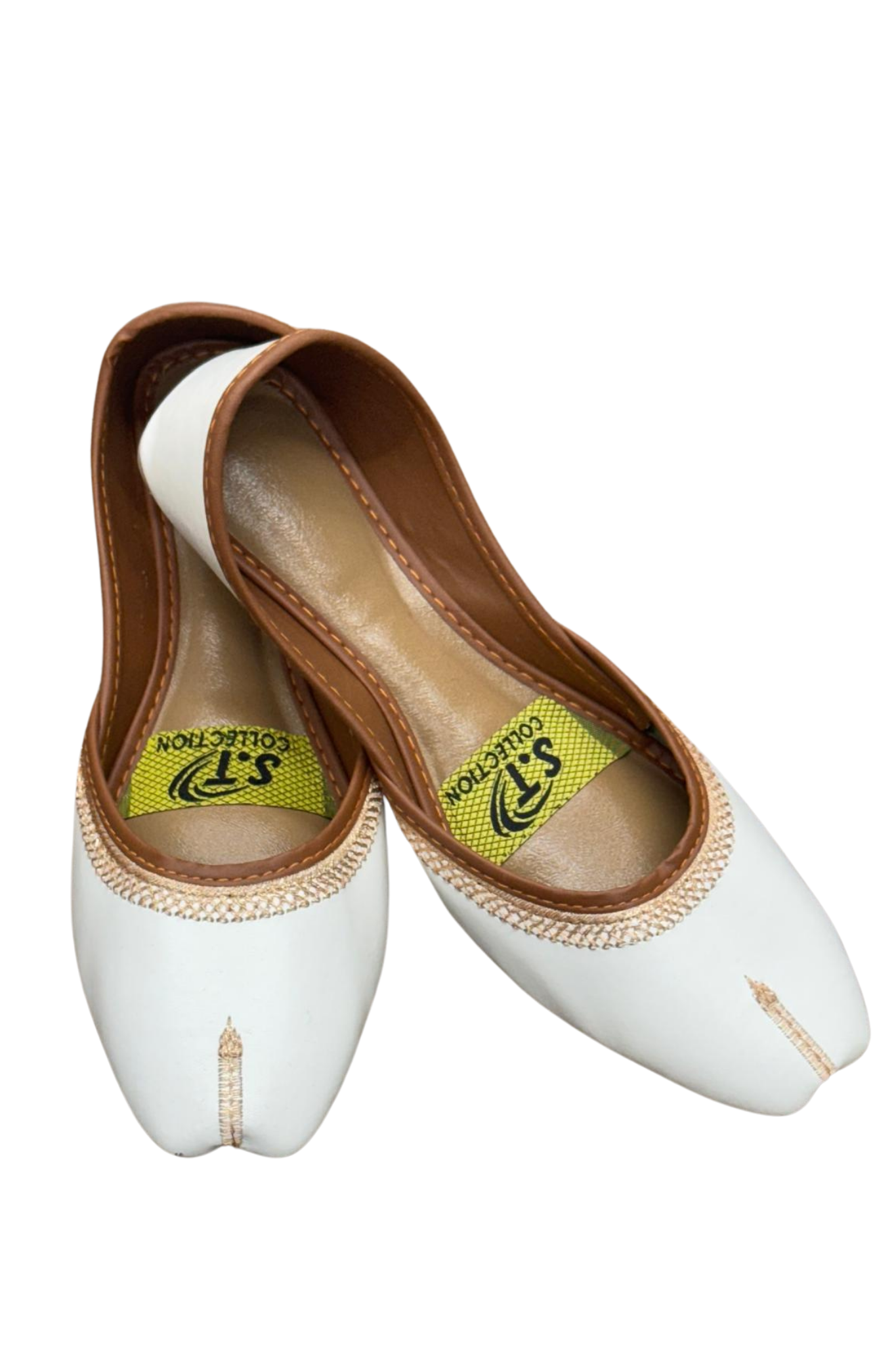 Elegant White & Gold Khussa